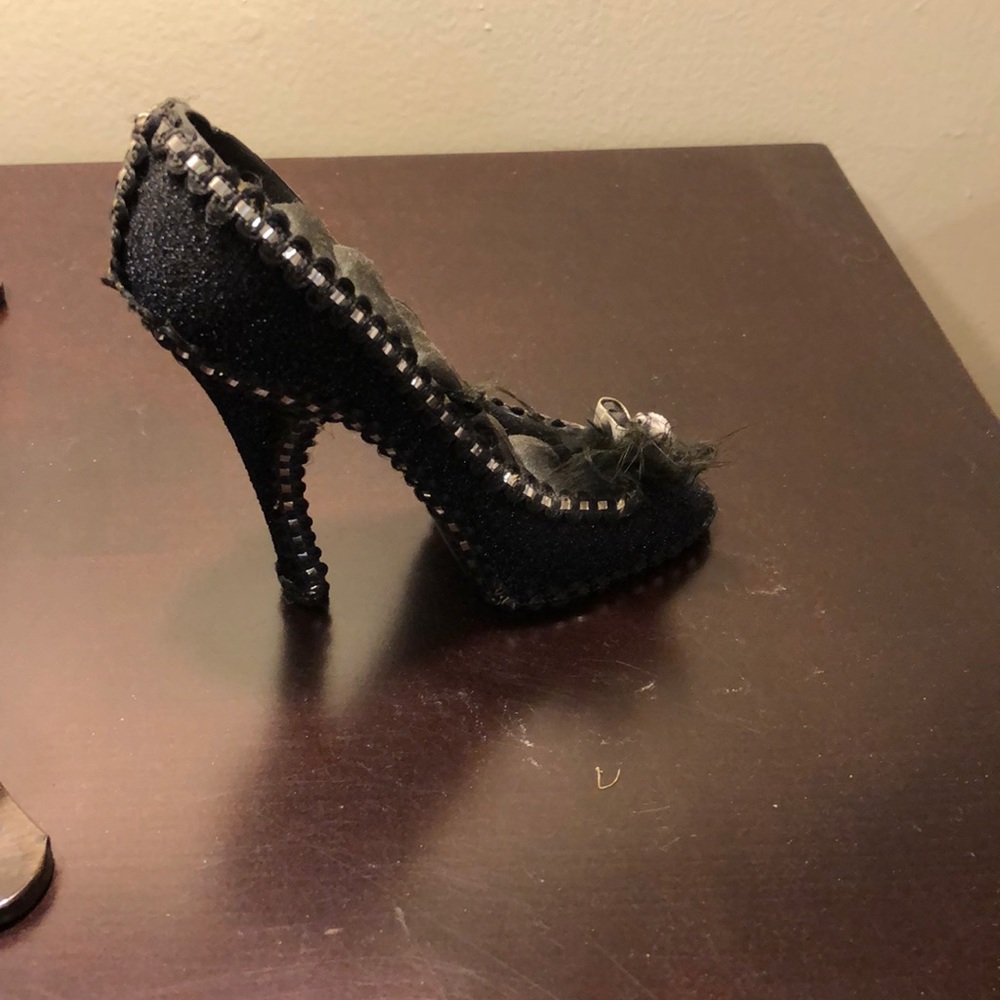 Ring holder - Picture 3 of 3